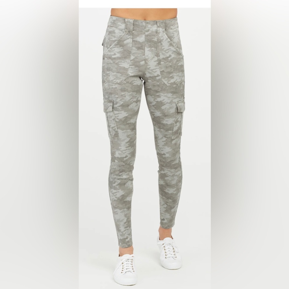 Spanx cargo pants camo green size small